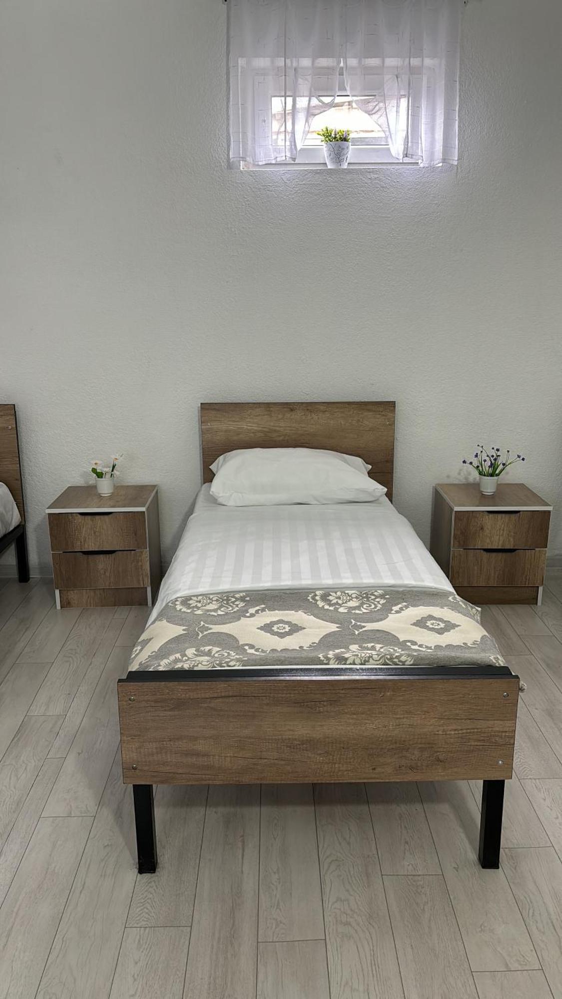 Hostel,Halal Хостел,Халал Tokmok Exterior foto